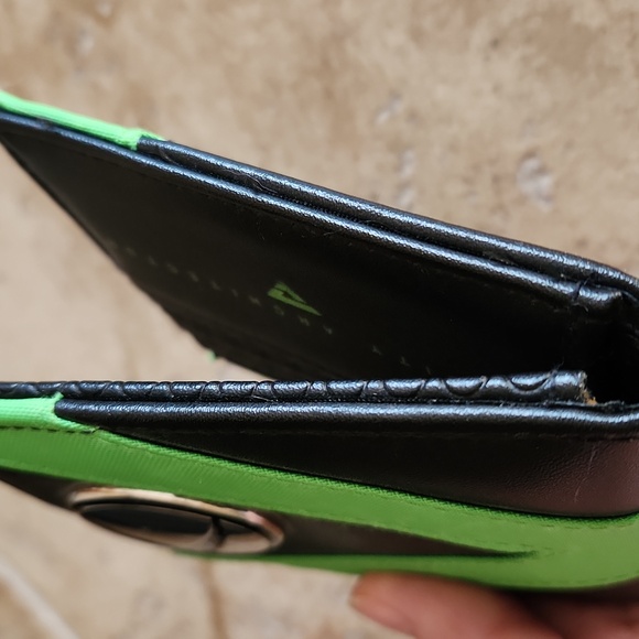 XBOX Black and Green Wallet - Picture 8 of 11